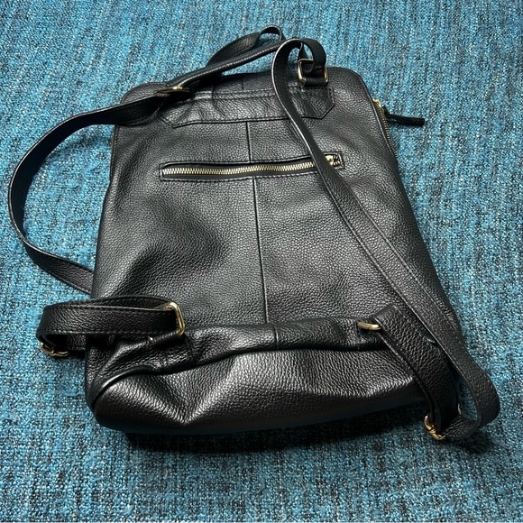L.Credi Pebbled Leather Convertible Backpack in Black Made in Italy - Picture 5 of 6